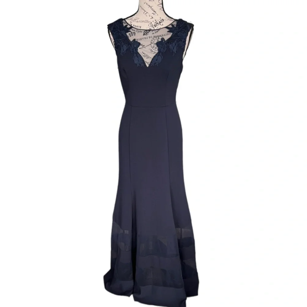Aidan Mattox Gown - Picture 4 of 12